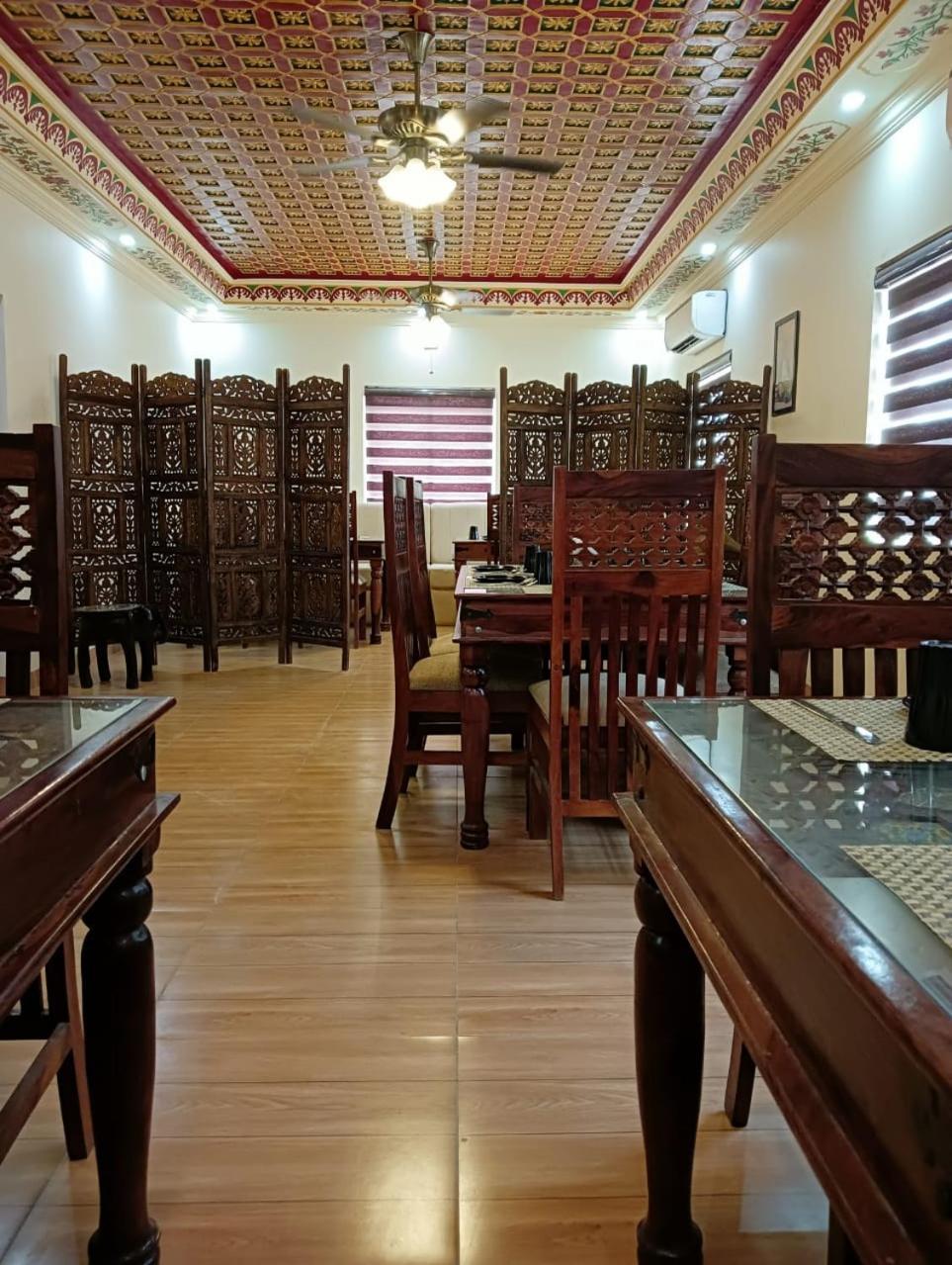 Hotel Vijayvargiya Dhani Биканер Экстерьер фото