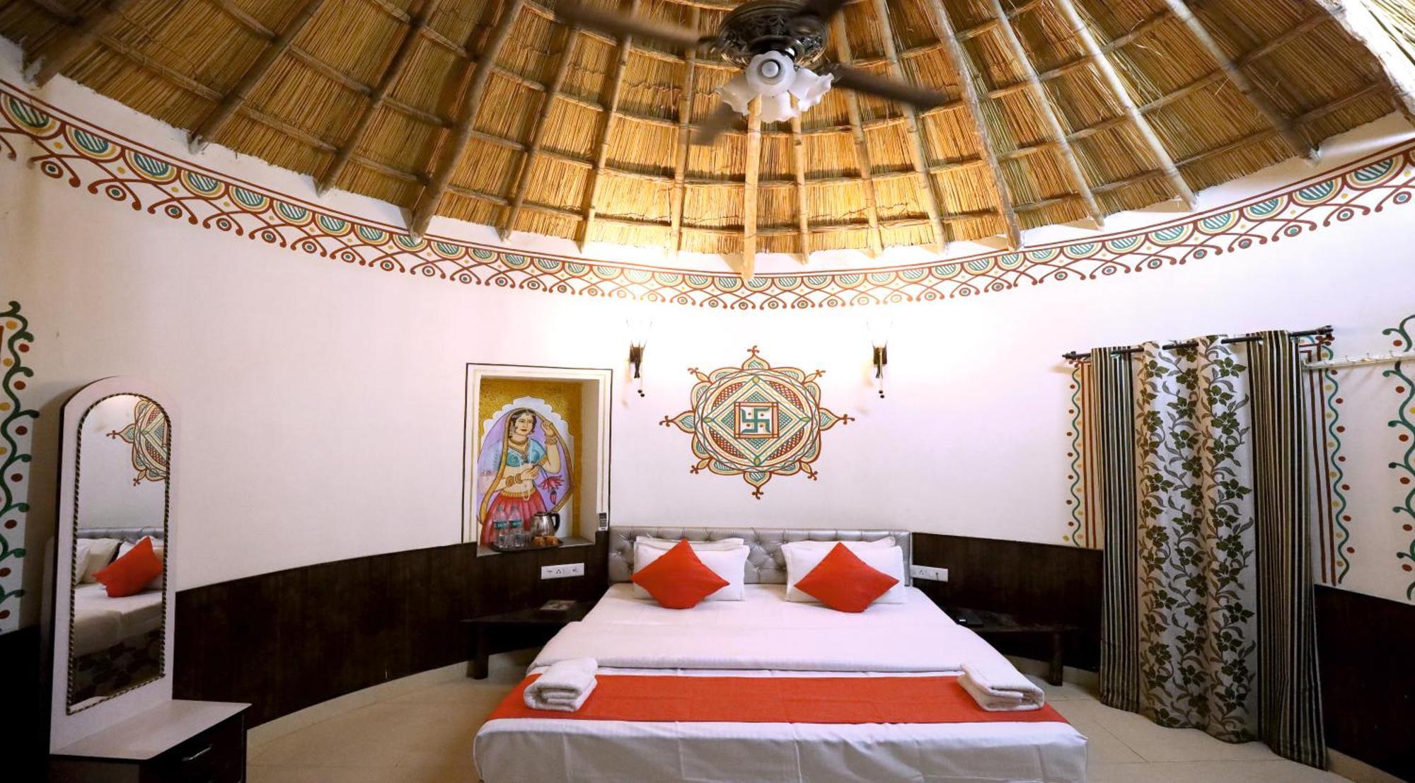 Hotel Vijayvargiya Dhani Биканер Экстерьер фото